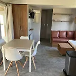 Mobil-home Cosy 6 P Climatise A A 200 M De La Dans 4 Etoiles Calme Et Familial Кемпинг *