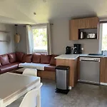 Mobil-home Cosy 6 P Climatise A A 200 M De La Dans 4 Etoiles Calme Et Familial Кемпинг Йер