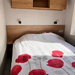 Кемпинг Mobil-home Cosy 6 P Climatise A A 200 M De La Dans 4 Etoiles Calme Et Familial Йер