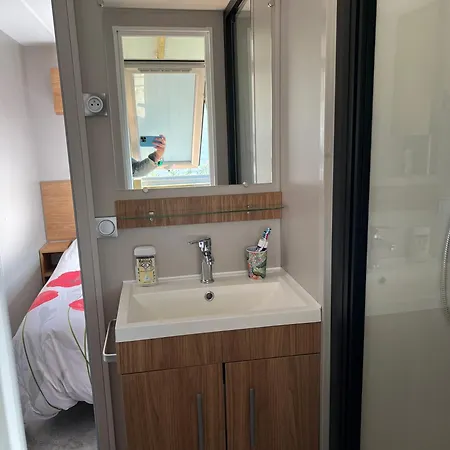 Mobil-home Cosy 6 P Climatisé à à 200 M De La Dans 4 étoiles Calme Et Familial *