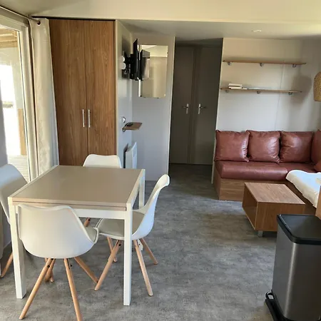 Mobil-home Cosy 6 P Climatise A A 200 M De La Dans 4 Etoiles Calme Et Familial مكان تخييم *
