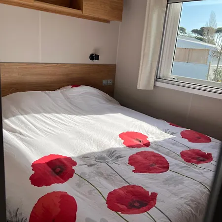 Mobil-home Cosy 6 P Climatise A A 200 M De La Dans 4 Etoiles Calme Et Familial مكان تخييم Hyères