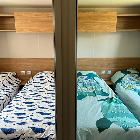 Parque de Campismo Mobil-home Cosy 6 P Climatisé à à 200 M De La Dans 4 étoiles Calme Et Familial