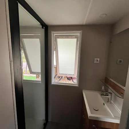 Mobil-home Cosy 6 P Climatisé à à 200 M De La Dans 4 étoiles Calme Et Familial Parque de Campismo