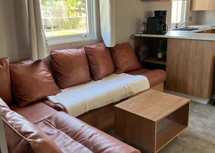 Mobil-home Cosy 6 P Climatisé à à 200 M De La Dans 4 étoiles Calme Et Familial *