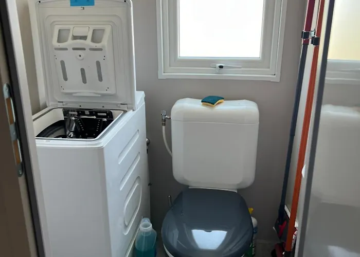 Campeggio Mobil-home Cosy 6 P Climatisé à à 200 M De La Dans 4 étoiles Calme Et Familial Hyères