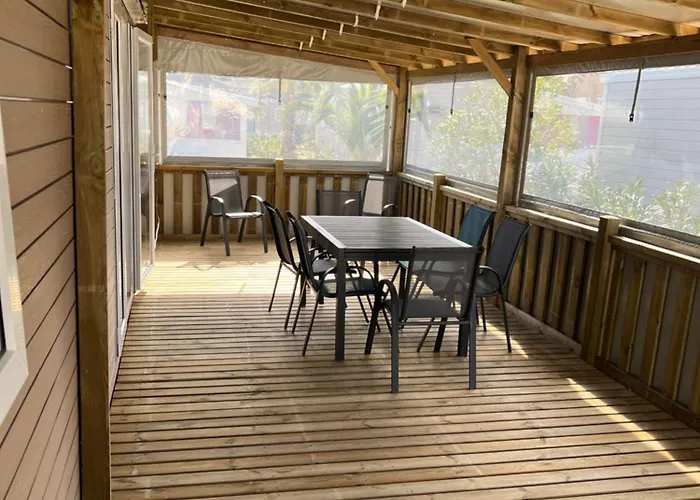 Mobil-home Cosy 6 P Climatisé à à 200 M De La Dans 4 étoiles Calme Et Familial * Hyères