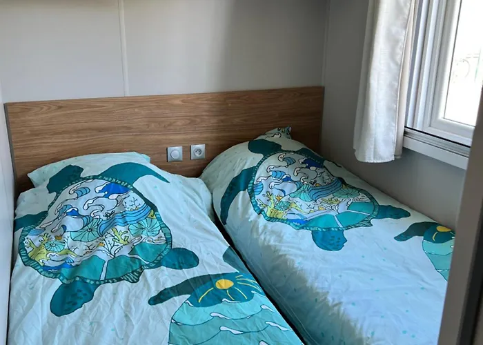 Mobil-home Cosy 6 P Climatisé à à 200 M De La Dans 4 étoiles Calme Et Familial Campeggio *