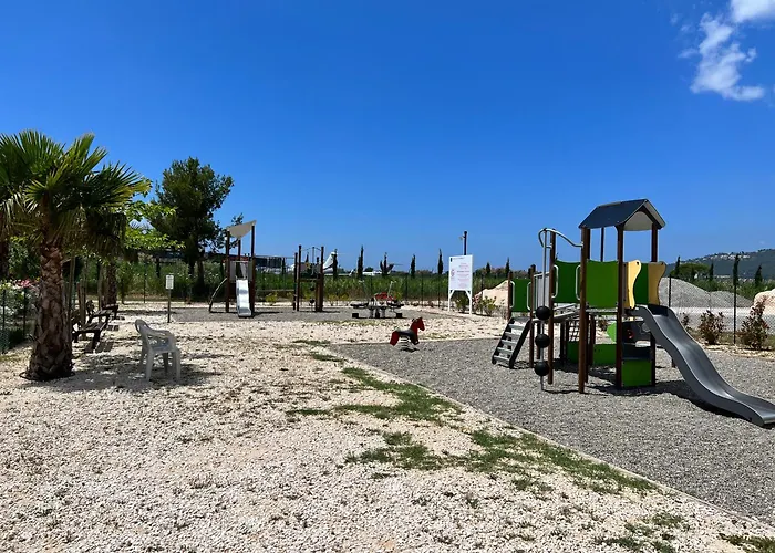 Mobil-home Cosy 6 P Climatisé à à 200 M De La Dans 4 étoiles Calme Et Familial * Hyères