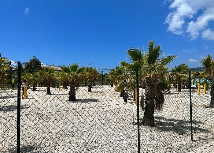 Mobil-home Cosy 6 P Climatisé à à 200 M De La Dans 4 étoiles Calme Et Familial Campeggio