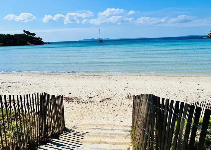 Mobil-home Cosy 6 P Climatisé à à 200 M De La Dans 4 étoiles Calme Et Familial Hyères